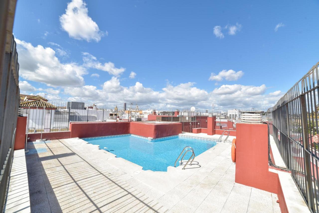 Апартаменты Peace, Pool & Parking At Centre Севилья Экстерьер фото